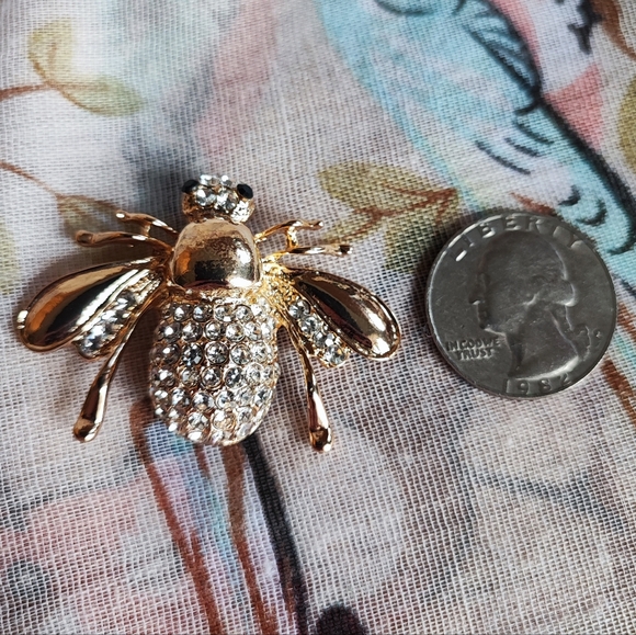 Shiny Gold Tone Vintage Honey Bumble Bee Clear Rhinestone Brooch Black Eyes - Picture 7 of 12